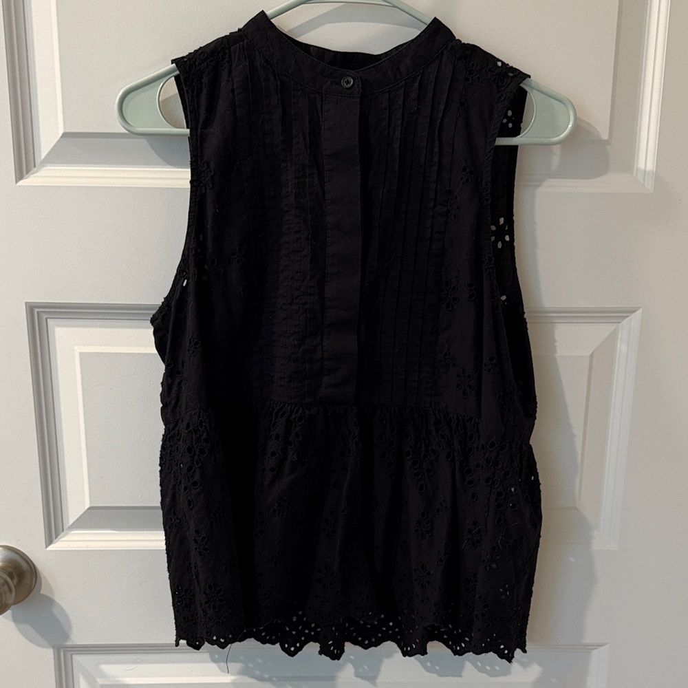 GAP Black Sleeveless Eyelet Blouse